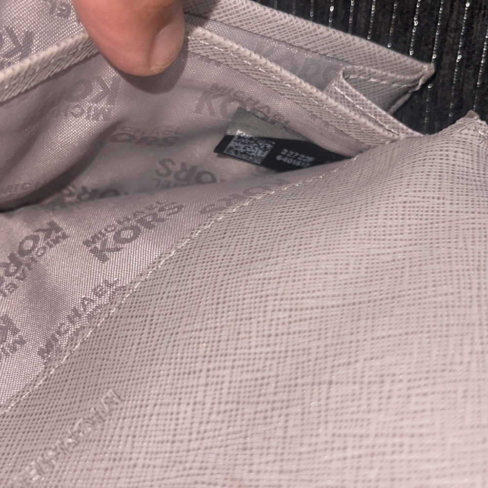Michael Kors Wallet - Picture 7 of 7